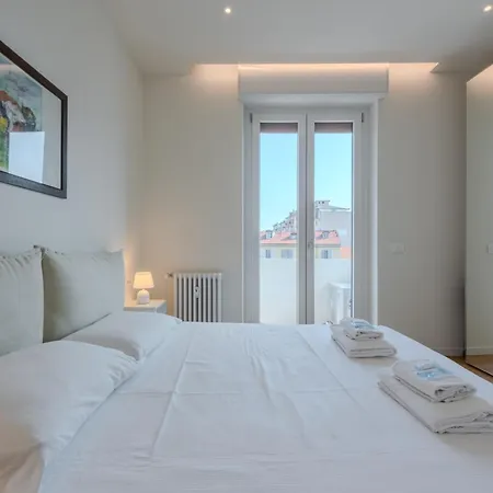 Easytopstay - Naviglio White Bliss *