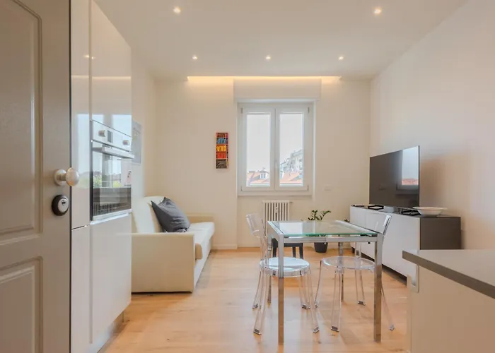 Easytopstay - Naviglio White Bliss